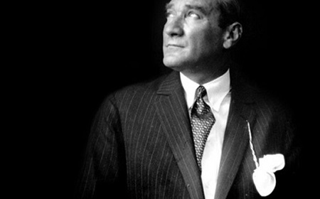 Atatürk Fotoğrafları ve videoları